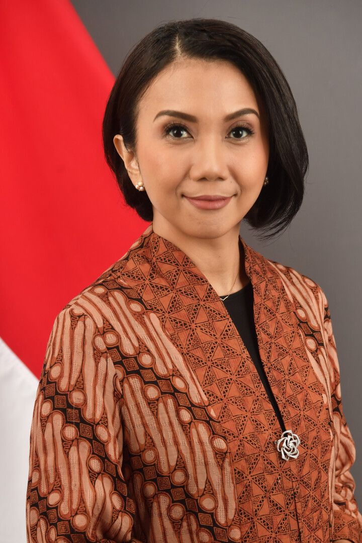 Kepala_Biro_Dukungan_Strategis_Pimpinan_Yvonne_Elizabeth_Mewengkang.jpg