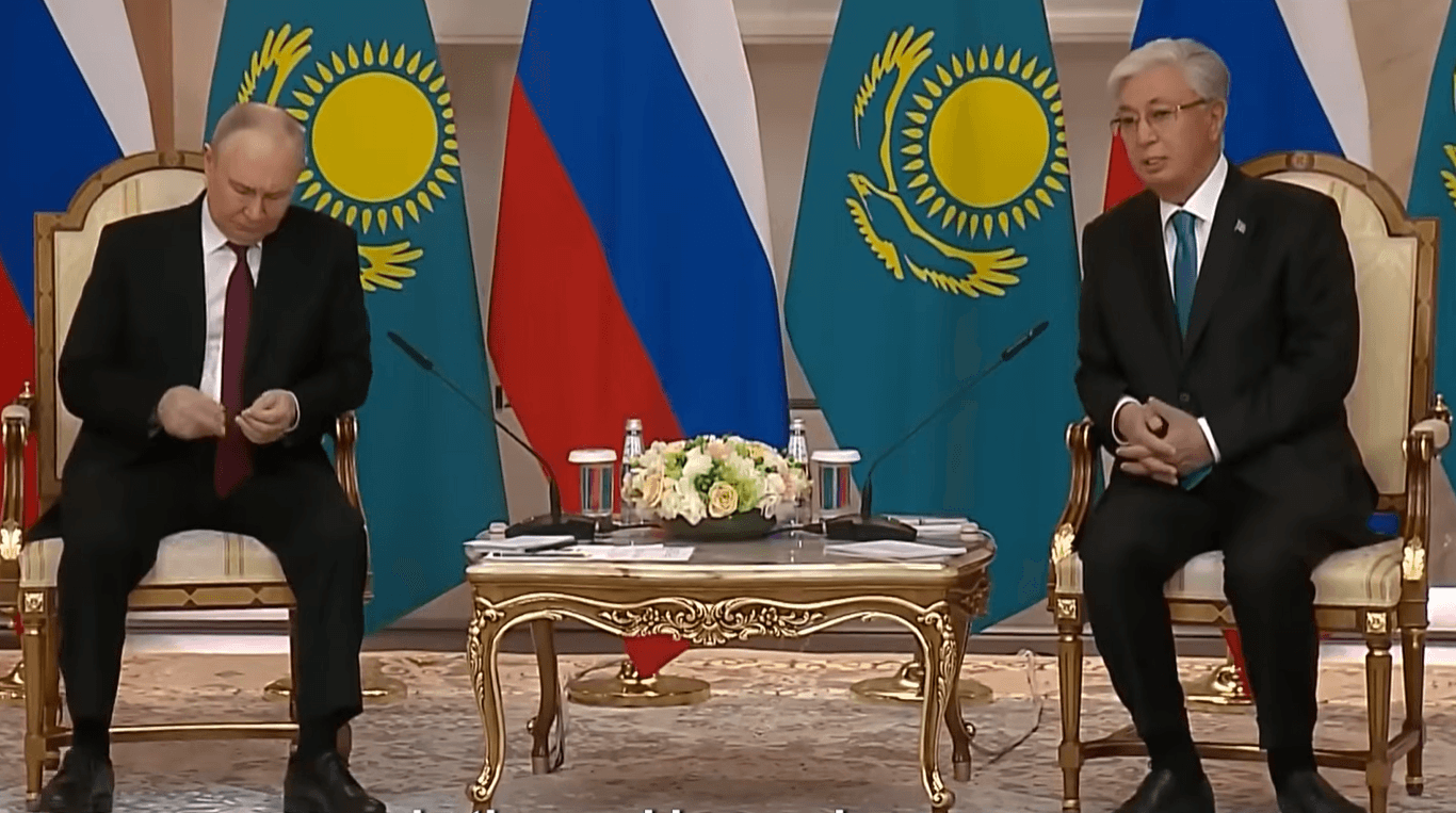 Poutine visite le Kazakhstan alors que 2 420 Kazakhs combattent ou ont combattu dans son armée - 460 morts ou disparus