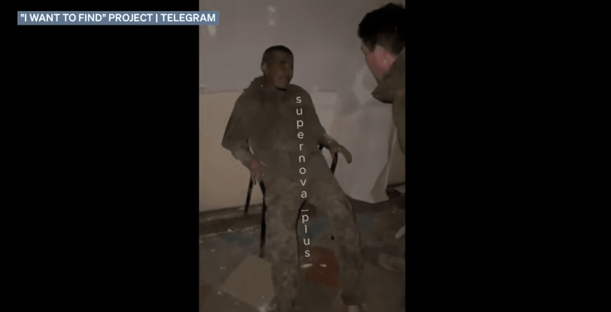 russian-soldiers-torture-foreigner.png